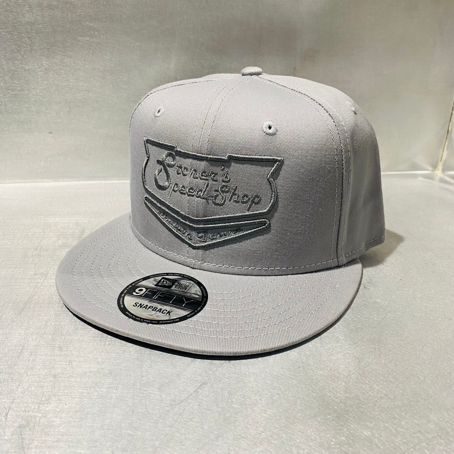 New Era 9FIFTY Light Grey Snapback Grey Puff Shield Logo